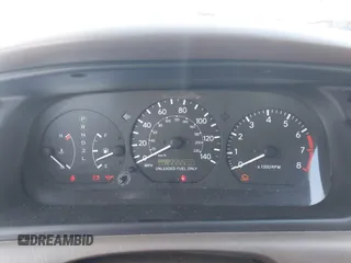 1998 Toyota Camry LE z VIN 4T1BG22K0WU232402, wystawiony jako IAAI lot #42274322 z przebiegiem 222 286 mil mil oraz . Historia ofert i sprzedaży dostępna na DreamBid. Obrazek 7.