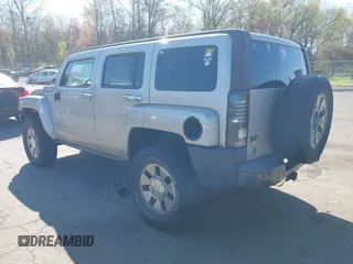 2006 Hummer H3 z VIN 5GTDN136568208970, wystawiony jako IAAI lot #42142290 z przebiegiem 194 677 mil mil oraz . Historia ofert i sprzedaży dostępna na DreamBid. Obrazek 3.