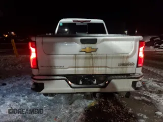 2024 Chevrolet Silverado 3500HD High Country with VIN 1GC4YVEY0RF124804, listed as a Copart auction lot 86140304 with 32,840 mi miles and Salvage Title. Bid and sale history available at carsss.com. Image 6.