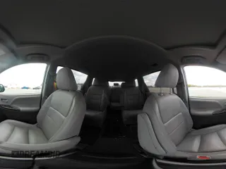 2018 Toyota Sienna XLE с VIN 5TDDZ3DC1JS200008, выставлен на аукционе IAAI как лот 42112804 с пробегом Не указан миль и . История ставок и продаж доступна на DreamBid. Изображение 20.