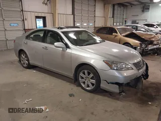 2008 Lexus ES 330 z VIN JTHBJ46G382196080, wystawiony jako IAAI lot #41334095 z przebiegiem 230 663 mil mil oraz . Historia ofert i sprzedaży dostępna na DreamBid. Obrazek 1.