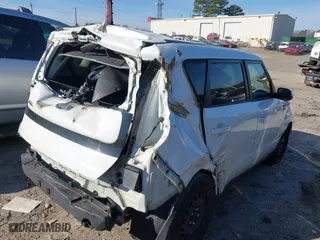 2014 Kia Soul with VIN KNDJN2A2XE7095960, listed as a IAAI auction lot 41662235 with 117,622 mi miles. Bid and sale history available at carsss.com. Image 4.
