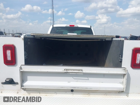 2019 Ford F-350 with VIN 1FDBF3A67KEG49808, listed as a IAAI auction lot 41907987 with 56,677 mi miles and . Bid and sale history available at DreamBid. Image 8.