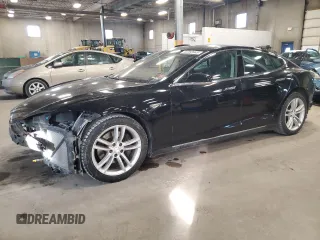 2015 Tesla Model S 85D with VIN 5YJSA1S2XFF100532, listed as a Copart auction lot 44162945 with 141,305 mi miles and Salvage Title. Bid and sale history available at carsss.com. Image 1.