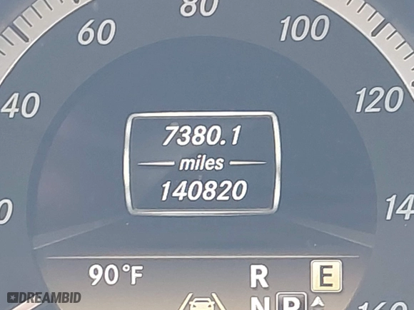 2012 Mercedes-Benz E-Class E 350 Luxury with VIN WDDHF5KB6CA529535, listed as a IAAI auction lot 41821183 with 140,820 mi miles. Bid and sale history available at carsss.com. Image 15.