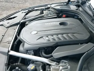 2018 BMW 5 Series 540i xDrive с VIN WBAJE7C57JWD53128, выставлен на аукционе IAAI как лот 42983632 с пробегом 95 644 миль миль и . История ставок и продаж доступна на DreamBid. Изображение 19.