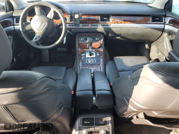 2010 Audi A8 z VIN WAURVAFA7AN007320, wystawiony jako Copart lot #88761015 z przebiegiem Nie podano mil oraz Szkoda całkowita • Salvage title. Historia ofert i sprzedaży dostępna na DreamBid. Obrazek 8.