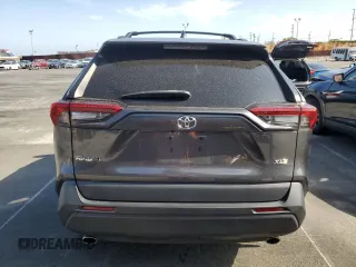 2021 Toyota RAV4 XLE Premium with VIN 2T3C1RFV3MC136191, listed as a Copart auction lot 61188995 with 53,524 mi miles and Salvage title. Bid and sale history available at DreamBid. Image 6.