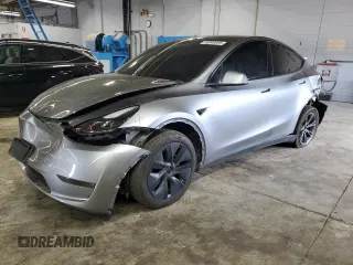 2024 Tesla Model Y Long Range z VIN 7SAYGDEE2RA299824, wystawiony jako Copart lot #56040835 z przebiegiem 16 534 mil mil oraz Szkoda całkowita • Salvage title. Historia ofert i sprzedaży dostępna na DreamBid. Obrazek 1.