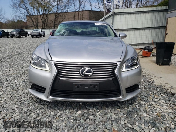 2015 Lexus LS 460 z VIN JTHCL5EF3F5025404, wystawiony jako Copart lot #54346465 z przebiegiem 150 364 mil mil oraz Czysty tytuł • Clean title. Historia ofert i sprzedaży dostępna na DreamBid. Obrazek 5.