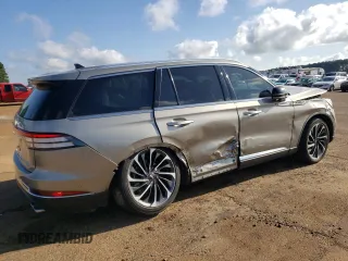 2023 Lincoln Aviator Reserve with VIN 5LM5J7WC7PGL10427, listed as a Copart auction lot 52072055 with 51,265 mi miles and Salvage title. Bid and sale history available at DreamBid. Image 3.