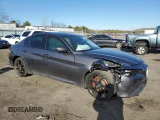 2017 Alfa Romeo Giulia Ti with VIN ZARFAEEN3H7557065, listed as a Copart auction lot 67892372 with 71,661 mi miles. Bid and sale history available at carsss.com. Image 4.