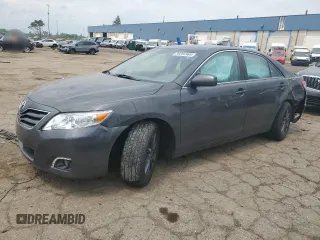 2011 Toyota Camry LE z VIN 4T1BF3EK2BU756892, wystawiony jako Copart lot #59264965 z przebiegiem 107 425 mil mil oraz Czysty tytuł • Clean title. Historia ofert i sprzedaży dostępna na DreamBid. Obrazek 1.