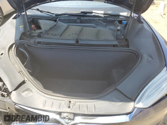 2018 Tesla Model S 75D with VIN 5YJSA1E25JF249743, listed as a Copart auction lot 59636235 with 101,275 mi miles and Salvage title. Bid and sale history available at DreamBid. Image 11.