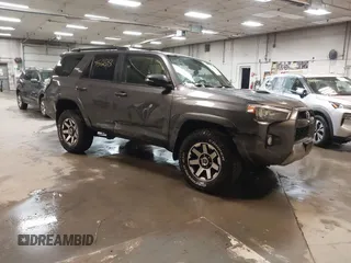 2019 Toyota 4Runner SR5 с VIN JTEBU5JRXK5656263, выставлен на аукционе IAAI как лот 41512543 с пробегом 181 484 миль миль и . История ставок и продаж доступна на DreamBid. Изображение 1.
