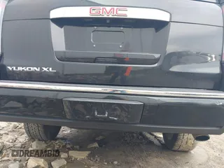 2016 GMC Yukon XL Denali with VIN 1GKS2HKJ2GR128323, listed as a IAAI auction lot 41776970 with 179,270 mi miles and . Bid and sale history available at carsss.com. Image 6.