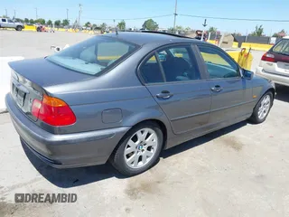 2000 BMW 3 Series 323i with VIN WBAAM3346YCA89155, listed as a IAAI auction lot 42534172 with 194,656 mi miles and . Bid and sale history available at DreamBid. Image 4.