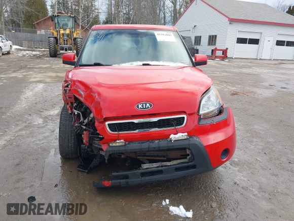 2010 Kia Soul + with VIN KNDJT2A27A7160893, listed as a IAAI auction lot 41312041 with 221,568 mi miles. Bid and sale history available at carsss.com. Image 12.