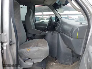 2003 Ford Econoline Wagon XL with VIN 1FBSS31L93HA49530, listed as a IAAI auction lot 41724343 with 175,175 mi miles. Bid and sale history available at carsss.com. Image 5.