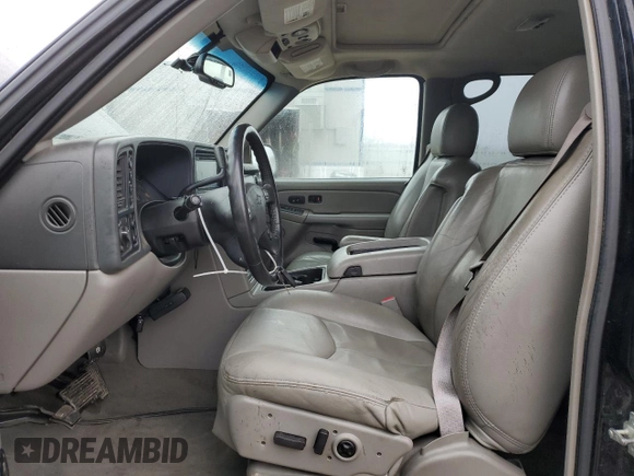2005 Chevrolet Avalanche LS z VIN 3GNEK12Z55G214297, wystawiony jako Copart lot #51241695 z przebiegiem 141 402 mil mil oraz Szkoda całkowita • Salvage title. Historia ofert i sprzedaży dostępna na DreamBid. Obrazek 7.