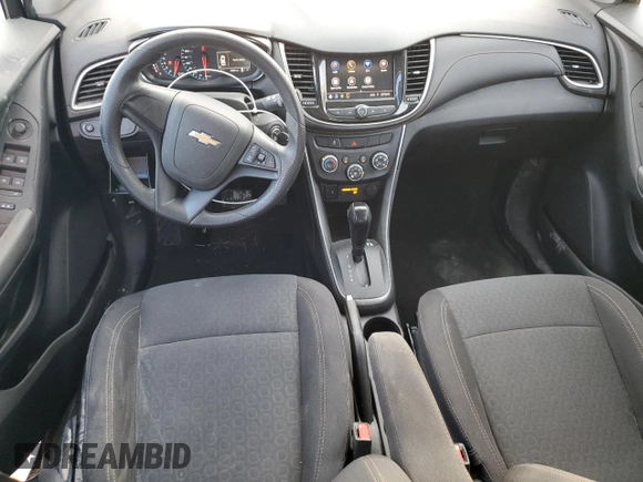 2020 Chevrolet Trax LS z VIN 3GNCJNSB2LL128342, wystawiony jako Copart lot #51242865 z przebiegiem 52 541 mil mil oraz Czysty tytuł • Clean title. Historia ofert i sprzedaży dostępna na DreamBid. Obrazek 8.