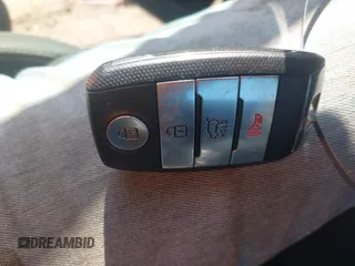 2020 Kia Sorento S z VIN 5XYPG4A58LG695161, wystawiony jako IAAI lot #42060397 z przebiegiem 49 573 mil mil oraz . Historia ofert i sprzedaży dostępna na DreamBid. Obrazek 11.