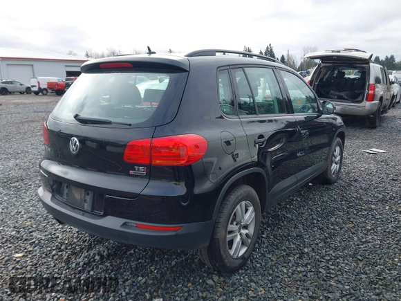 2016 Volkswagen Tiguan SE with VIN WVGBV7AX5GW511804, listed as a IAAI auction lot 41817295 with 75,831 mi miles and . Bid and sale history available at DreamBid. Image 4.