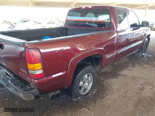 2002 GMC Sierra 1500 SLE with VIN 2GTEC19V821114370, listed as a IAAI auction lot 41728399 with 254,162 mi miles. Bid and sale history available at carsss.com. Image 4.