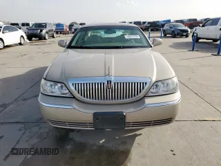 2006 Lincoln Town Car Signature z VIN 1LNHM81W16Y609693, wystawiony jako Copart lot #48370195 z przebiegiem 136 986 mil mil oraz Szkoda całkowita • Salvage title. Historia ofert i sprzedaży dostępna na DreamBid. Obrazek 5.
