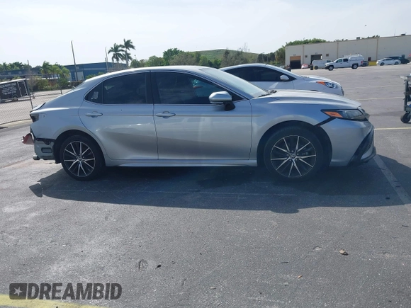 2022 Toyota Camry SE with VIN 4T1G11AK1NU002157, listed as a IAAI auction lot 41647629 with 89,189 mi miles and . Bid and sale history available at DreamBid. Image 14.
