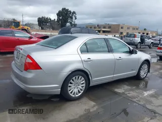 2010 Ford Fusion Hybrid with VIN 3FADP0L31AR406458, listed as a IAAI auction lot 41802042 with 225,678 mi miles. Bid and sale history available at carsss.com. Image 4.