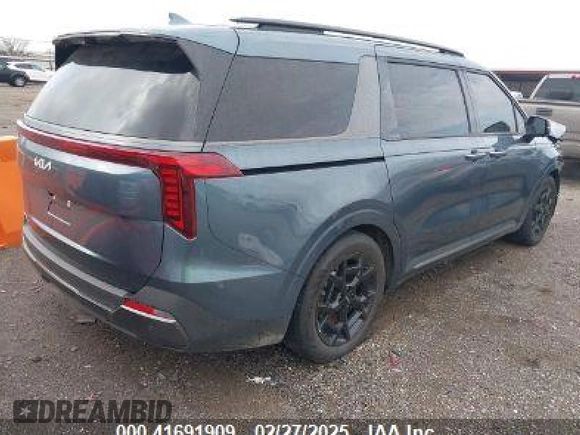 2025 Kia Carnival SX Prestige with VIN KNDNE5K32S6453595, listed as a IAAI auction lot 41691909 with 6,376 mi miles and . Bid and sale history available at carsss.com. Image 4.