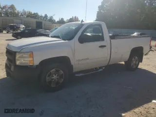 2007 Chevrolet Silverado 1500 Classic Work Truck with VIN 1GCEC14X97Z599755, listed as a Copart auction lot 76441144 with 110,127 mi miles and Salvage Title. Bid and sale history available at carsss.com. Image 1.