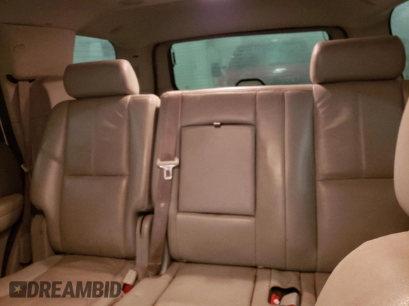 2009 GMC Yukon SLT w/4SB with VIN 1GKFK33099R252828, listed as a Copart auction lot 43205945 with 301,544 mi miles and Salvage Title. Bid and sale history available at carsss.com. Image 10.