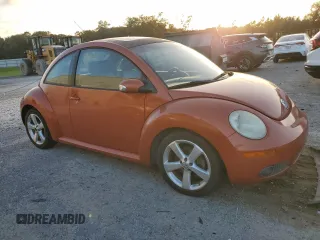 2010 Volkswagen New Beetle Coupe with VIN 3VWRW3AG8AM032953, listed as a Copart auction lot 77869254 with 0 mi miles and Clean Title. Bid and sale history available at carsss.com. Image 4.