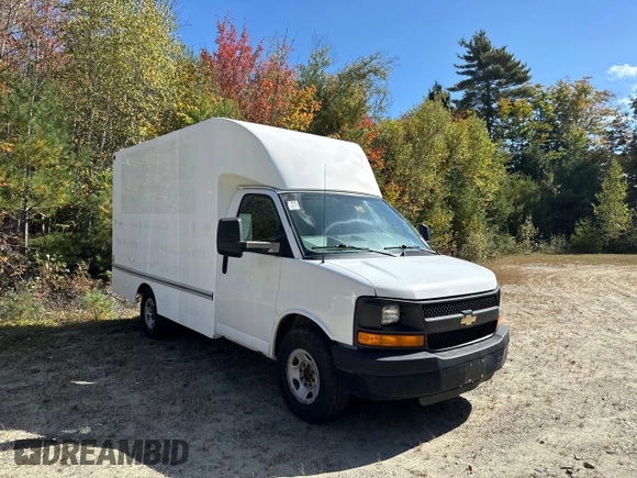 2014 Chevrolet Express Commercial z VIN 1GB0G2CG8E1143526, wystawiony jako Copart lot #75367264 z przebiegiem 396 638 mil mil oraz Czysty tytuł • Clean title. Historia ofert i sprzedaży dostępna na DreamBid. Obrazek 1.