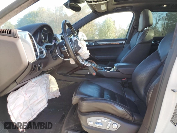 2015 Porsche Cayenne Turbo z VIN WP1AC2A23FLA82531, wystawiony jako Copart lot #79864874 z przebiegiem 74 051 mil mil oraz Szkoda całkowita • Salvage title. Historia ofert i sprzedaży dostępna na DreamBid. Obrazek 7.