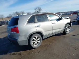 2012 Kia Sorento LX with VIN 5XYKTDA2XCG296490, listed as a IAAI auction lot 41660765 with 200,000 mi miles. Bid and sale history available at carsss.com. Image 4.