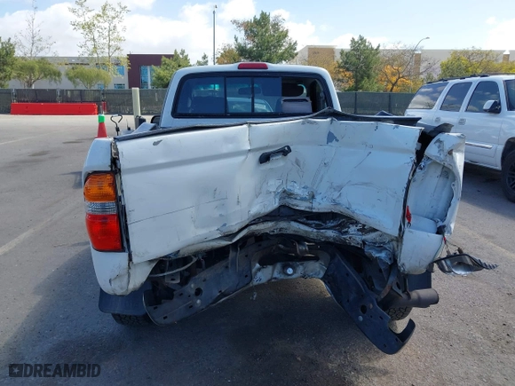 2002 Toyota Tacoma with VIN 5TENL42N92Z027486, listed as a IAAI auction lot 41819045 with 252,777 mi miles. Bid and sale history available at carsss.com. Image 6.