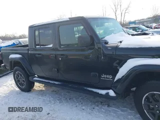 2023 Jeep Gladiator Overland с VIN 1C6HJTFG1PL553343, выставлен на аукционе IAAI как лот 41349518 с пробегом 19 556 миль миль и . История ставок и продаж доступна на DreamBid. Изображение 13.