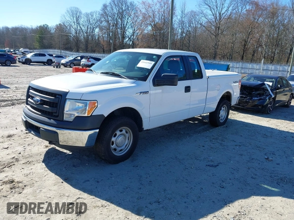 2014 Ford F-150 XL with VIN 1FTFX1EF0EKF01068, listed as a IAAI auction lot 41641910 with 212,728 mi miles. Bid and sale history available at carsss.com. Image 17.