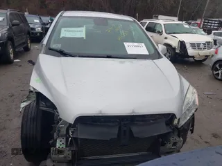 2016 Chevrolet Trax LS with VIN 3GNCJNSB9GL244062, listed as a IAAI auction lot 41118813 with 1 mi miles. Bid and sale history available at carsss.com. Image 13.