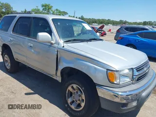 2002 Toyota 4Runner SR5 z VIN JT3GN86R820257404, wystawiony jako IAAI lot #42342874 z przebiegiem 312 096 mil mil oraz . Historia ofert i sprzedaży dostępna na DreamBid. Obrazek 1.