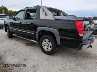 2005 Chevrolet Avalanche Z66 with VIN 3GNEC12Z35G258098, listed as a Copart auction lot 74543374 with Not Provided miles and Salvage Title. Bid and sale history available at carsss.com. Image 2.