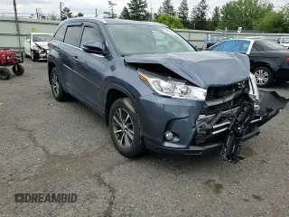2018 Toyota Highlander SE z VIN 5TDJZRFH4JS862146, wystawiony jako Copart lot #58773395 z przebiegiem 64 210 mil mil oraz Szkoda całkowita • Salvage title. Historia ofert i sprzedaży dostępna na DreamBid. Obrazek 14.