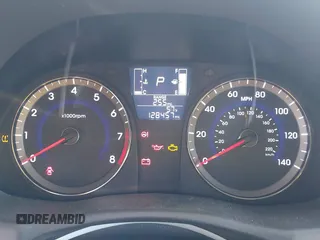 2016 Hyundai Accent SE z VIN KMHCT4AE0GU062891, wystawiony jako IAAI lot #40989721 z przebiegiem 128 457 mil mil oraz . Historia ofert i sprzedaży dostępna na DreamBid. Obrazek 7.