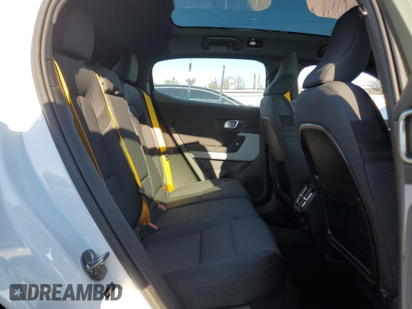 2023 Polestar 2 Performance z VIN YSMET3KA2PL115944, wystawiony jako Copart lot #45304335 z przebiegiem 8 230 mil mil oraz Szkoda całkowita • Salvage title. Historia ofert i sprzedaży dostępna na DreamBid. Obrazek 11.