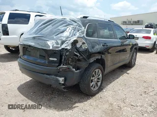2019 Jeep Cherokee Latitude Plus with VIN 1C4PJLLX9KD333220, listed as a IAAI auction lot 42512218 with 81,064 mi miles and . Bid and sale history available at DreamBid. Image 4.