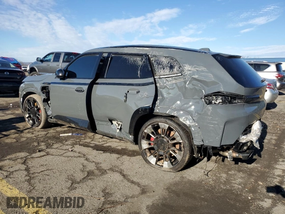 2024 BMW XM z VIN 5YM23CS00R9V38387, wystawiony jako Copart lot #86828434 z przebiegiem Nie podano mil oraz Szkody całkowita. Historia ofert i sprzedaży dostępna na DreamBid. Obrazek 2.