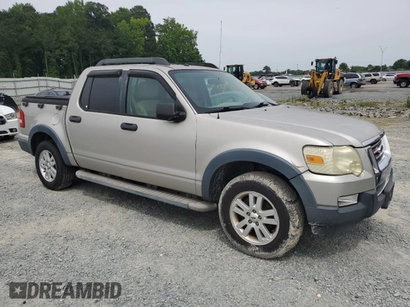2007 Ford Explorer Sport Trac XLT z VIN 1FMEU31K37UA43225, wystawiony jako Copart lot #57341615 z przebiegiem 221 772 mil mil oraz Czysty tytuł • Clean title. Historia ofert i sprzedaży dostępna na DreamBid. Obrazek 4.